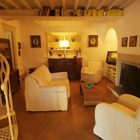 Podere Le Cave Casa Etrusco * La Caduta